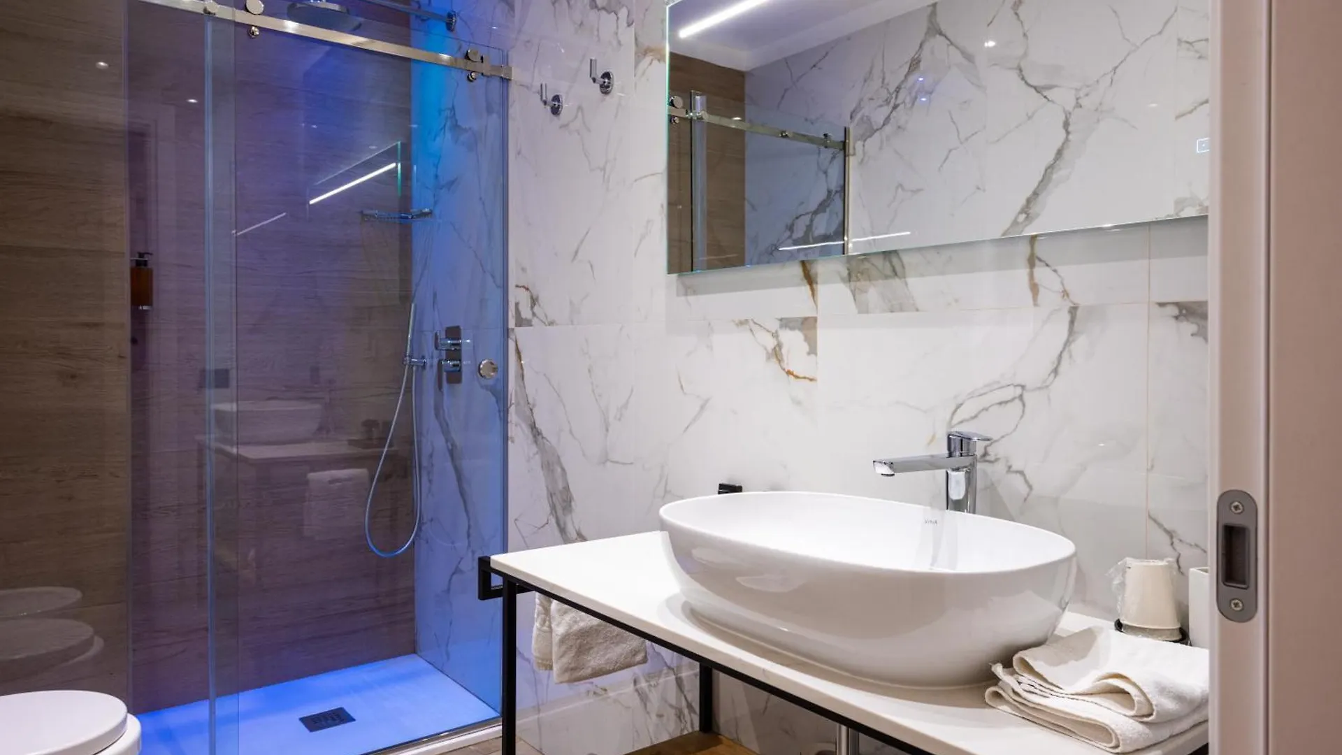 Delle Vittorie Luxury Rooms&Suites Παλέρμο Bed and Breakfast